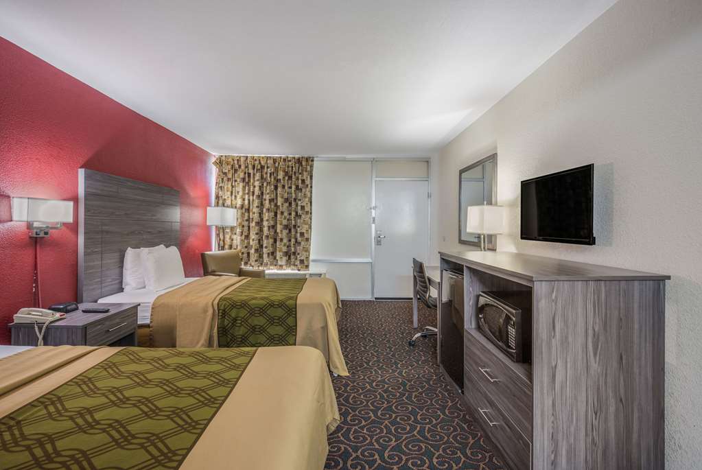 Econo Lodge Thomasville - photo 15