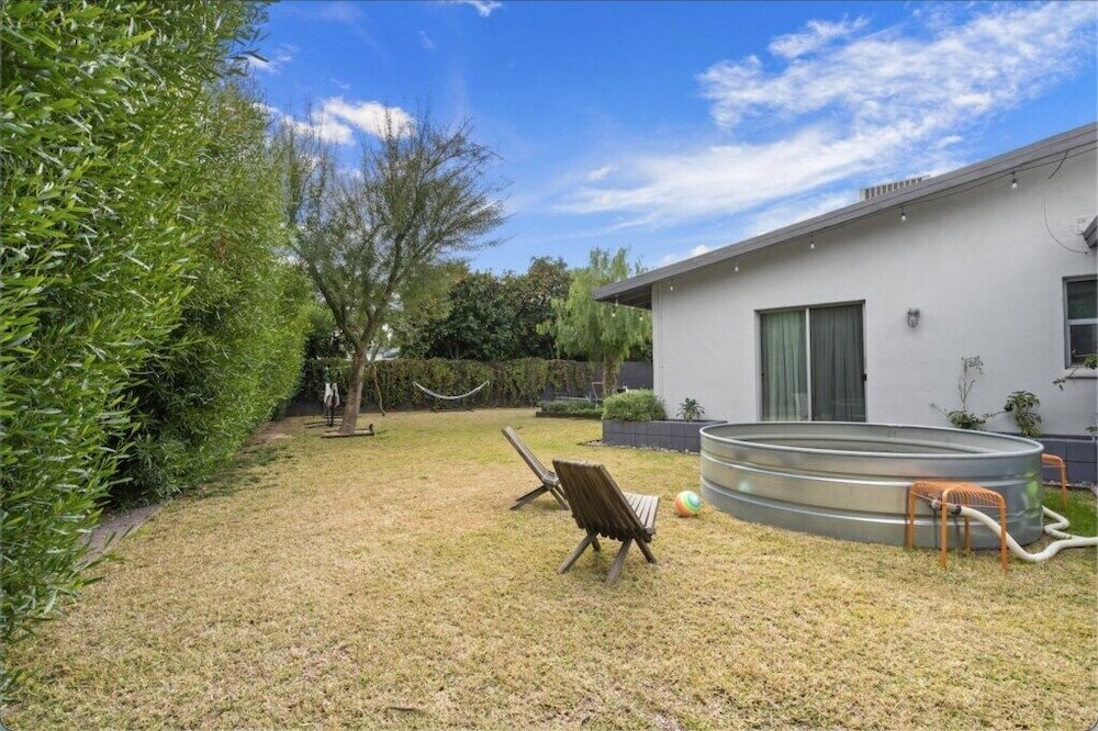 Mid Century Stunner By Homeslice Stays - photo 6