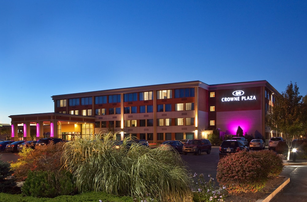 Crowne Plaza Boston Woburn an IHG Hotel - featured photo