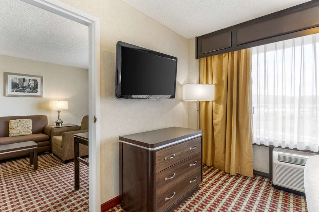 Best Western Plus Grosvenor Airport Hotel - photo 31