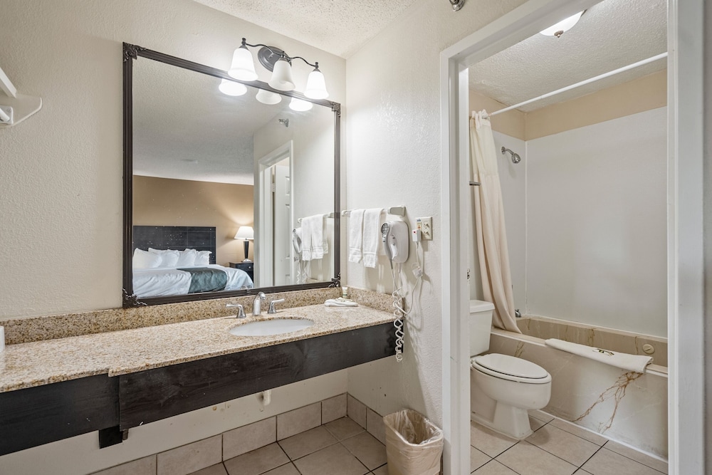 Coratel Suites - photo 12