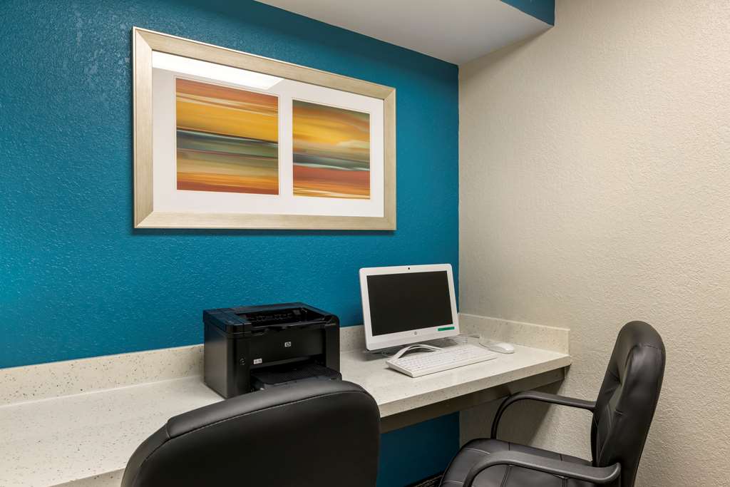 Best Western Watertown Inn and Suites - photo 32