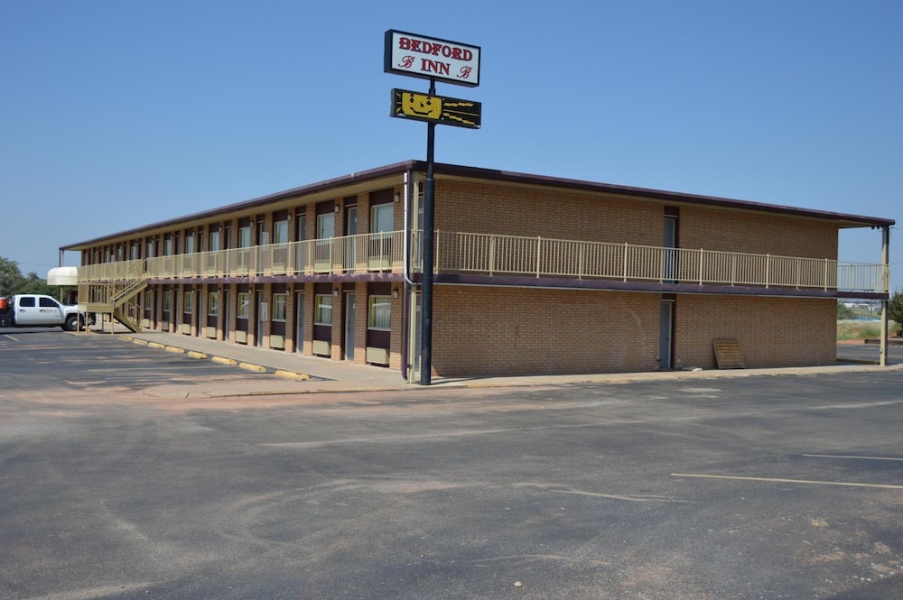 Bedford Inn — hotel in Elk City