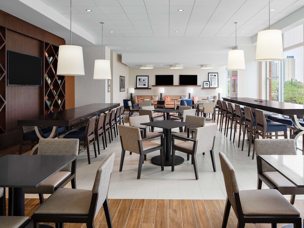 Hampton Inn Chicago McCormick Place - photo 10