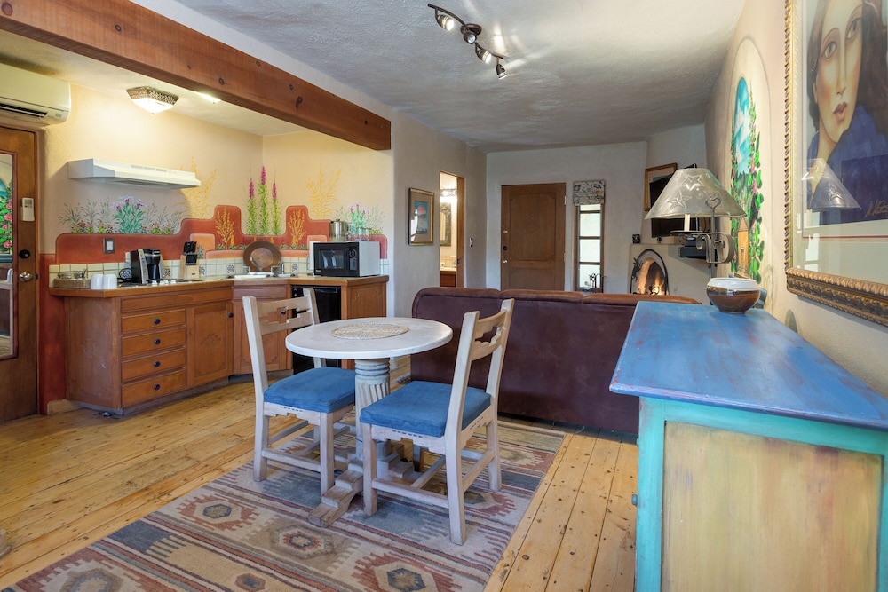 Inn on La Loma Plaza - photo 55