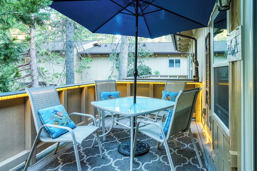 1 Mi To Diamond Peak Ski Resort Condo with Pool - photo 25