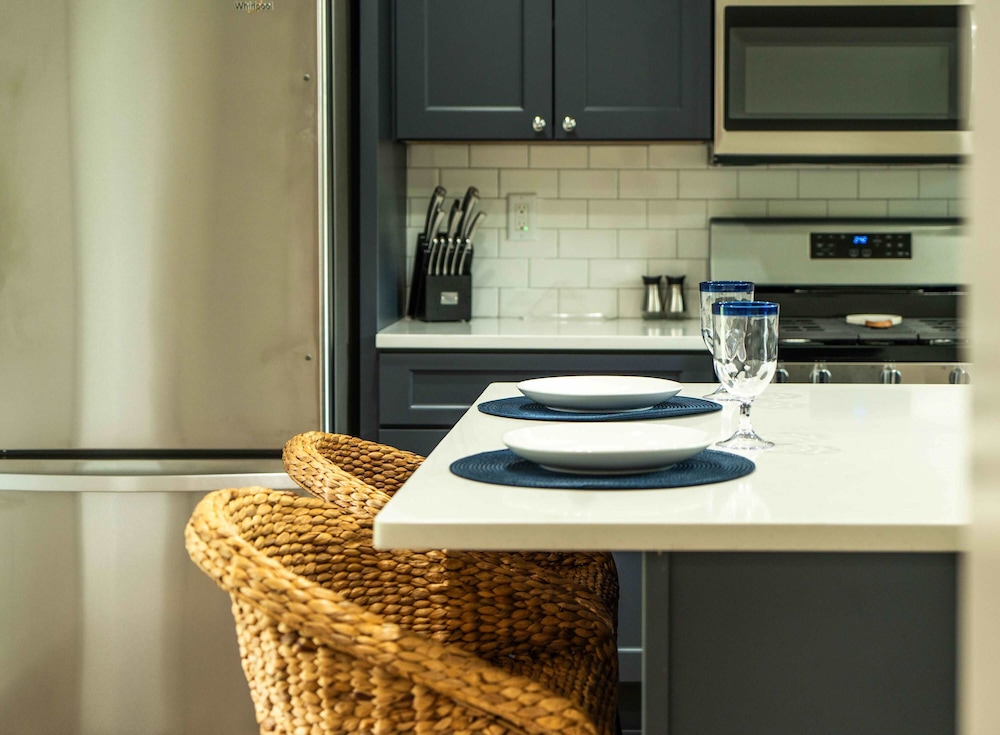 Charming Downtown Lake Geneva Getaway — hotel in Lake Geneva