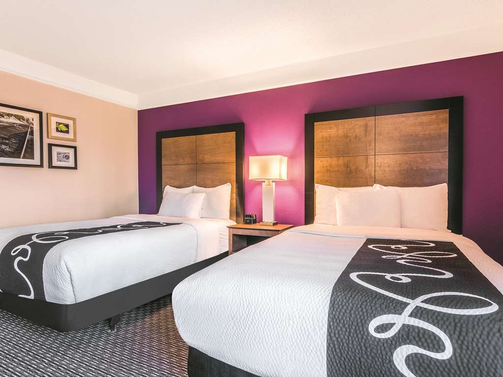 La Quinta Inn & Suites by Wyndham Shreveport Airport - photo 20