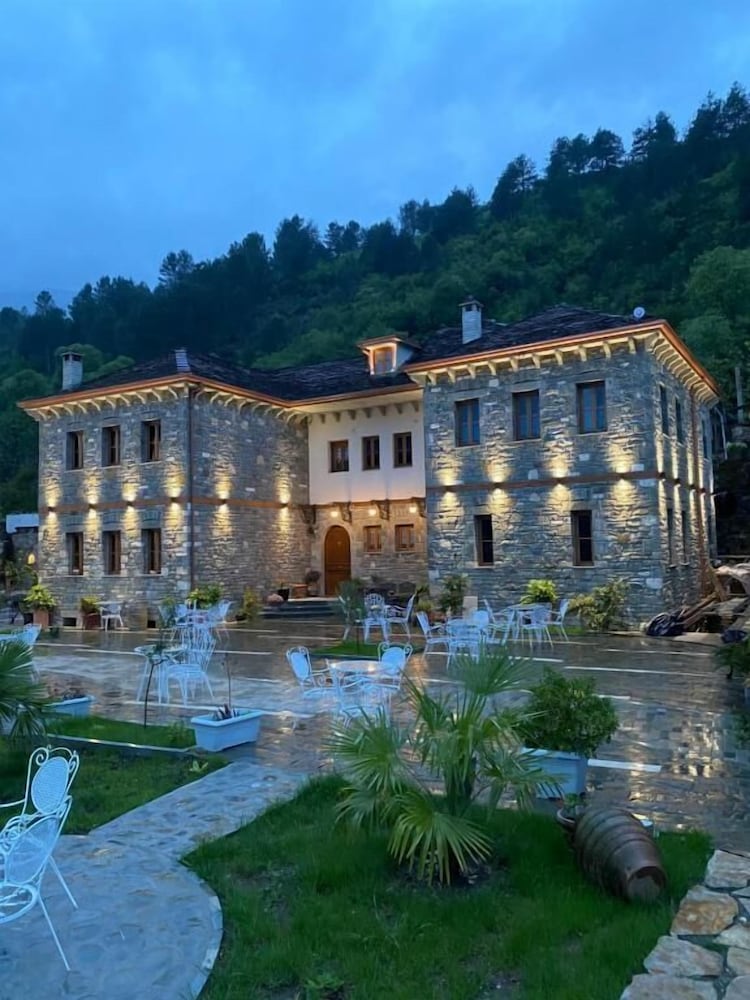 Hotel Kaso Ervehe in Permet, Albania