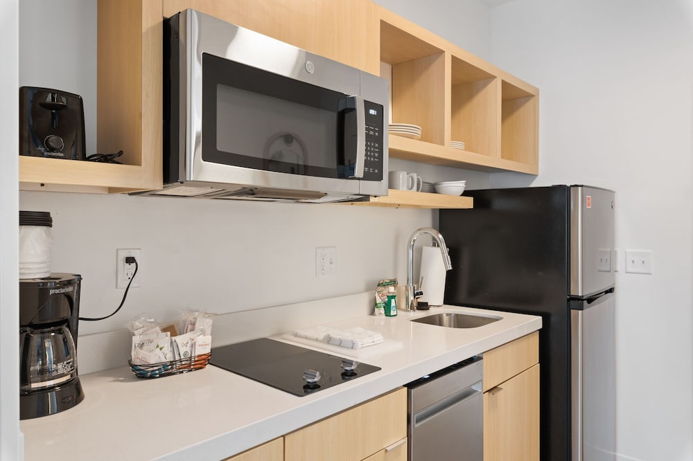 Towneplace Suites By Marriott White Hall - photo 36