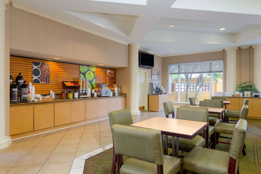 La Quinta Inn & Suites by Wyndham Lakeland West - photo 27