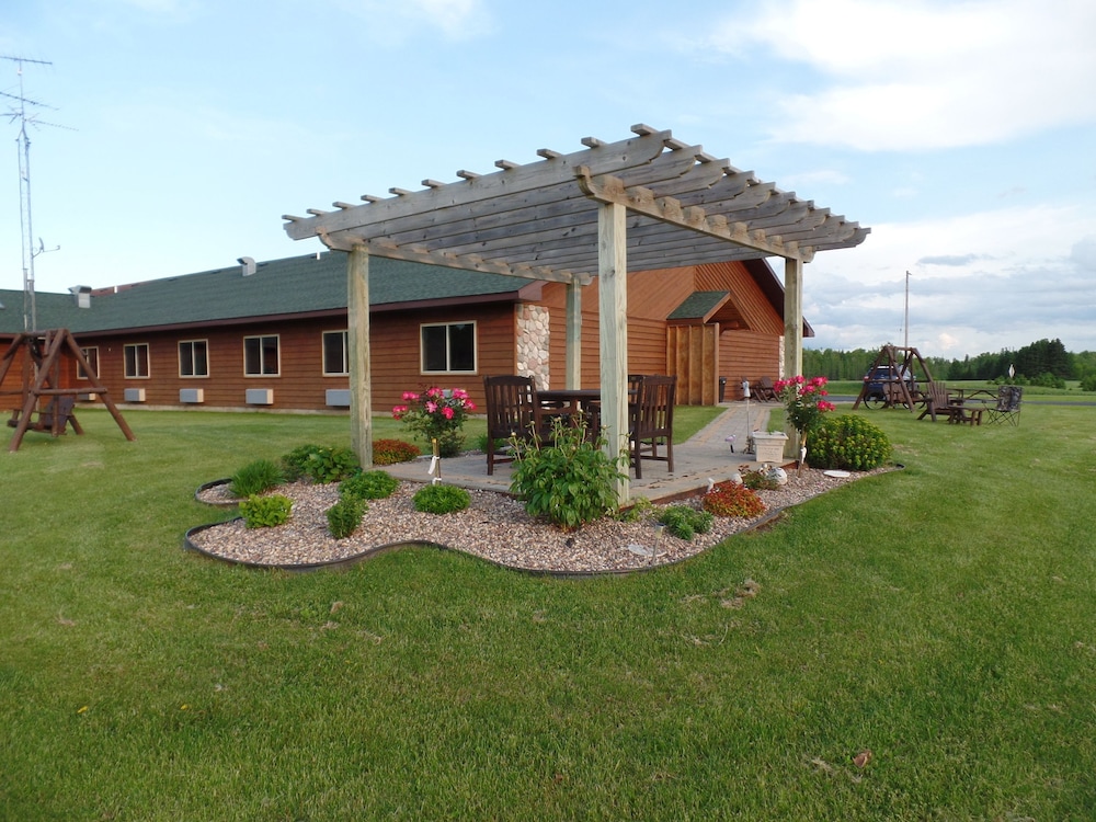 Chicaugon Lake Inn - photo 92