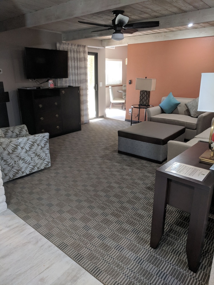 Desert Isle of Palm Springs by Diamond Resorts - photo 5