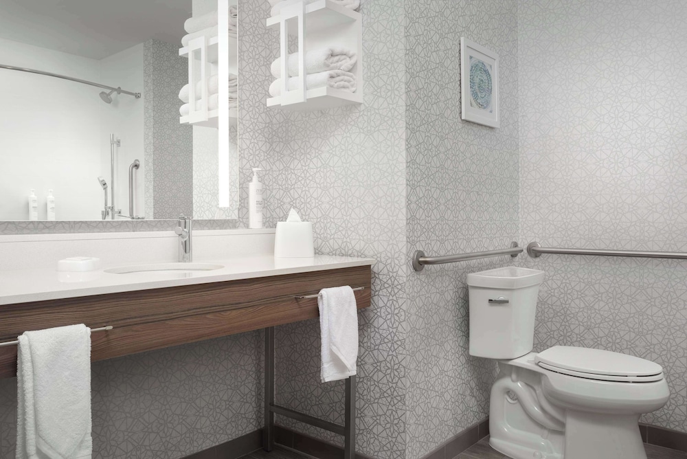 Hampton Inn and Suites by Hilton Naples South - photo 27