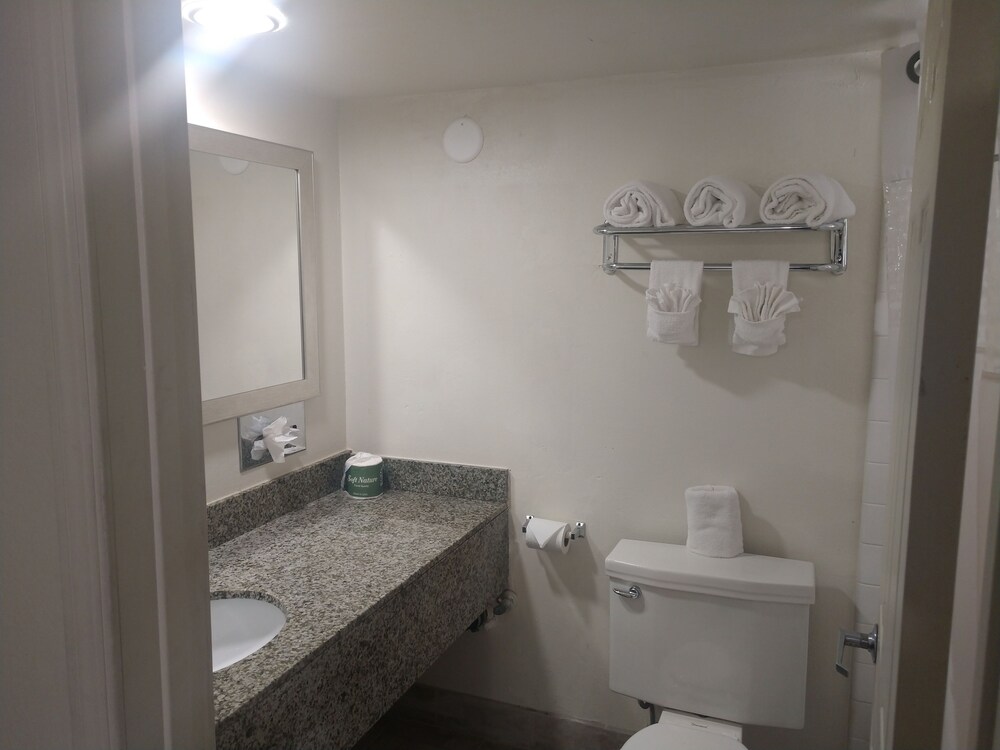 Windemere Hotel and Conference Center - photo 18