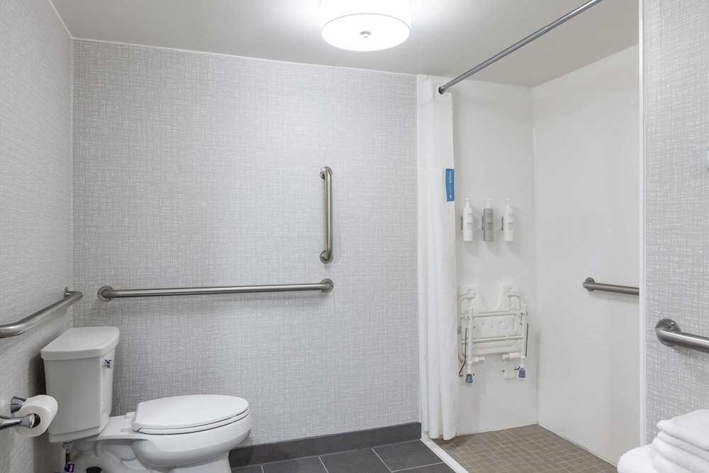 Hampton Inn Athens - photo 25