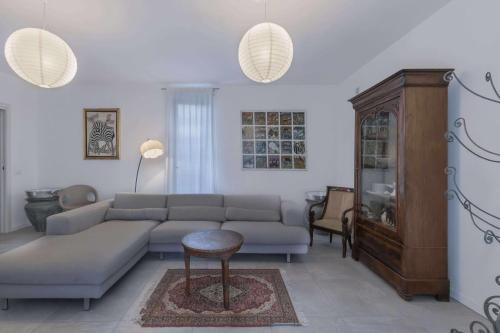 Alba House Malpensa Airport — 4-Star Luxury Hotel in Gallarate, Italy