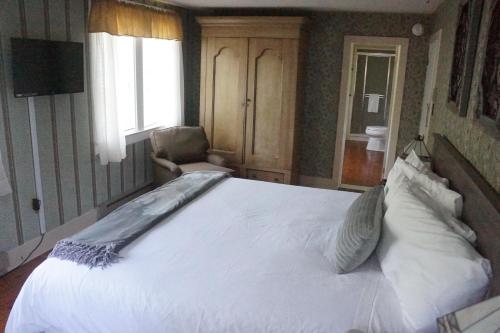 The Frogtown Inn - photo 48