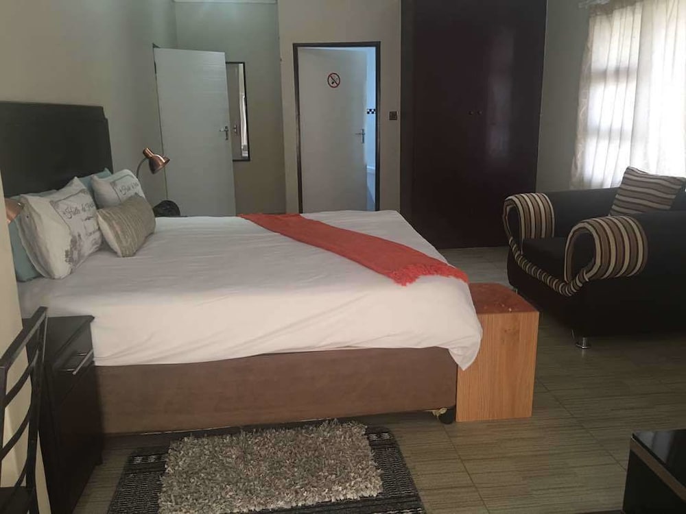 Eagle Suites Guest House — Ghanzi — photo 5