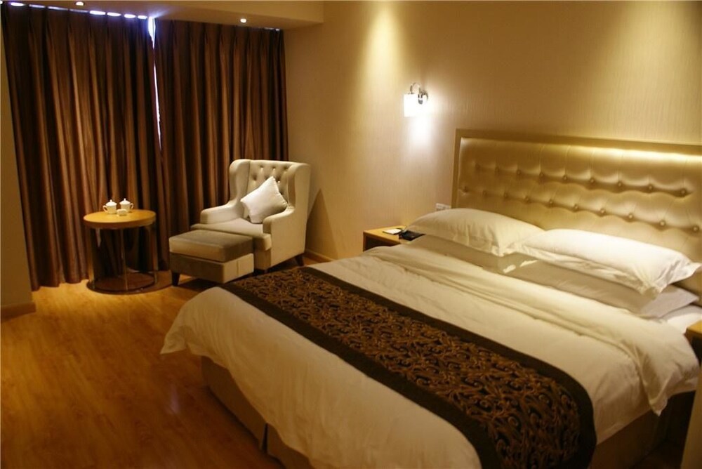 Phoenix Hotel - last minute hotel in Chengdu