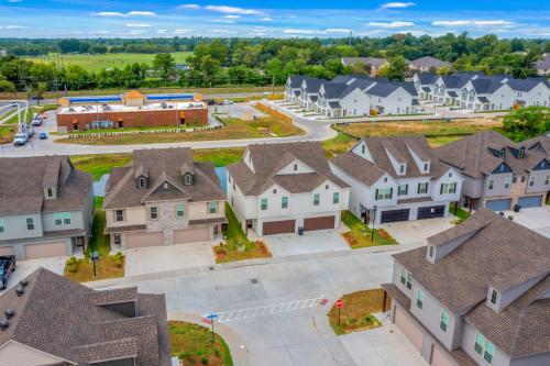 Roaring Tigers Hidden Paradise near LSU SD5629 in Baton Rouge, United States