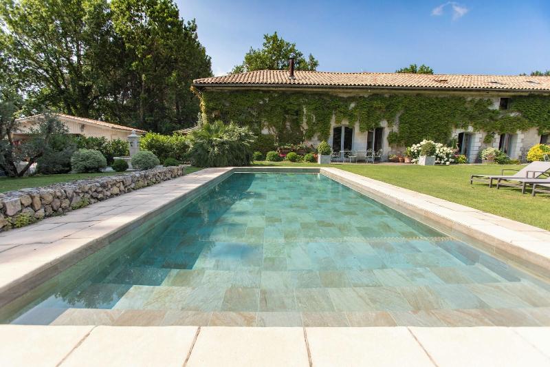Domaine de Ginouilhac — 4-Star Luxury Hotel in Le Taillan-Medoc, France