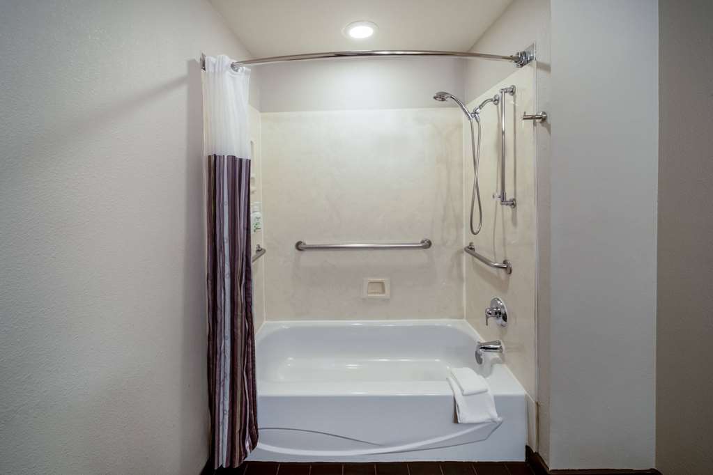 La Quinta Inn & Suites by Wyndham Rockwall - photo 12
