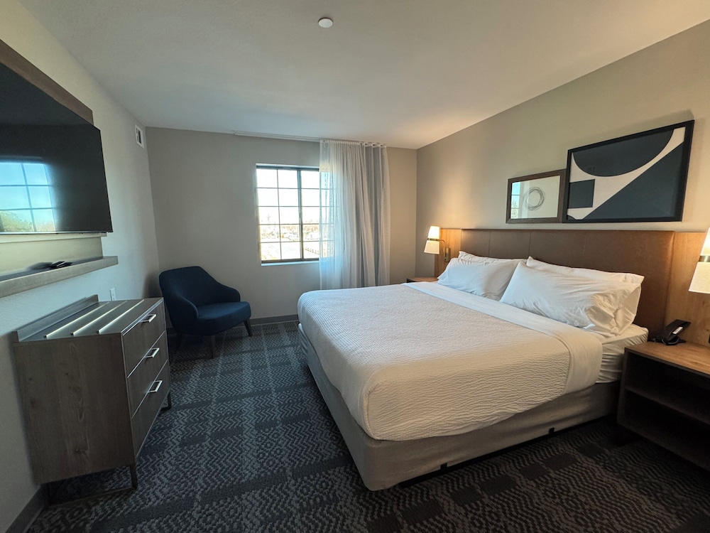 Staybridge Suites Sacramento Woodland - photo 14