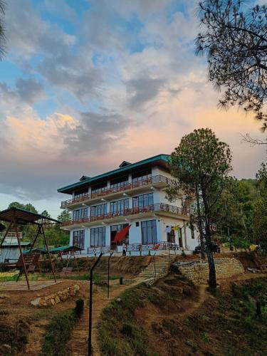 Lap Of Himalayas Resort — Bageshwar