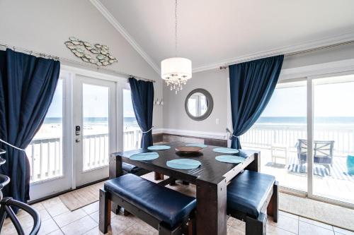 Just Beachy by Oak Island Accommodations - photo 3