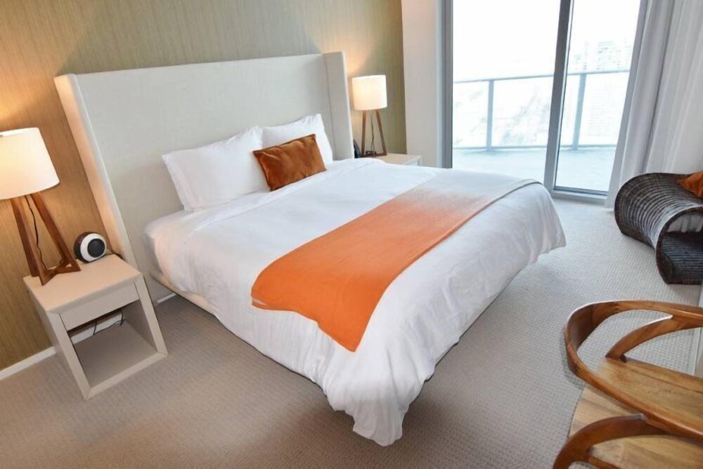 Ocean And Bay Views 1 Bed 1 Bath @ Hyde Resort - featured photo