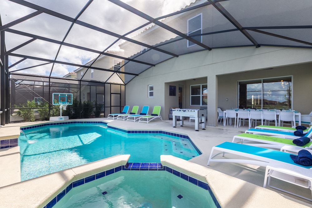 Solterra Resort Luxury 10 Bedroom Homes - photo 12