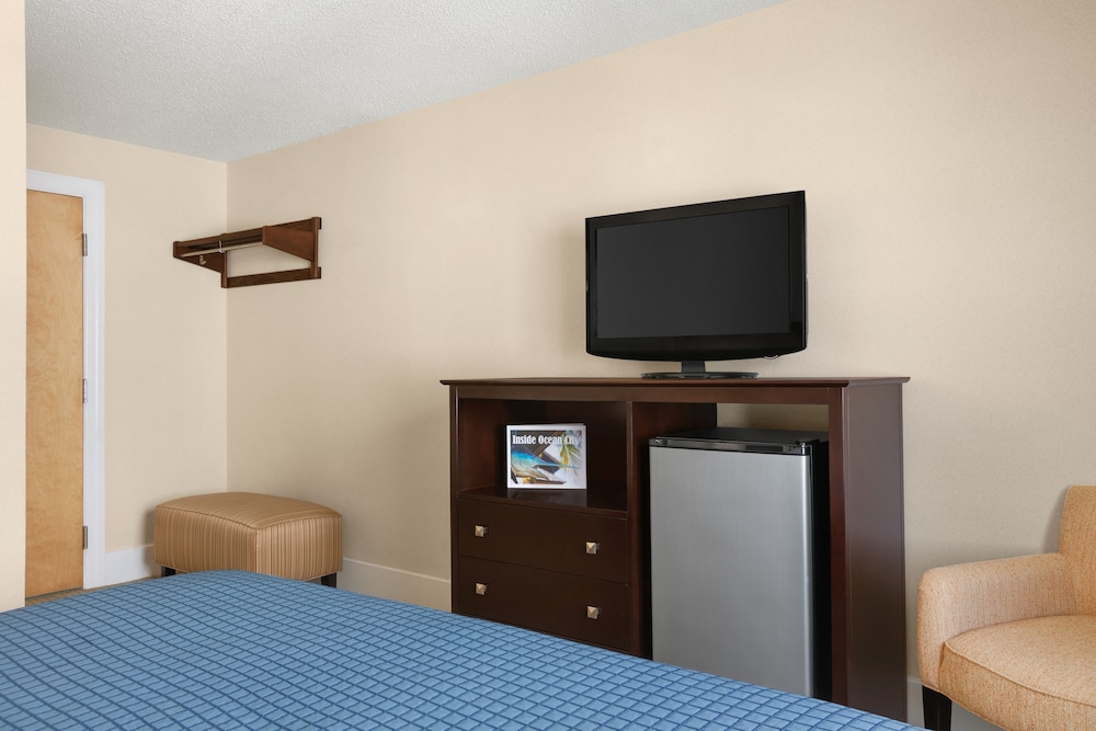 Harrison Hall Hotel - photo 15