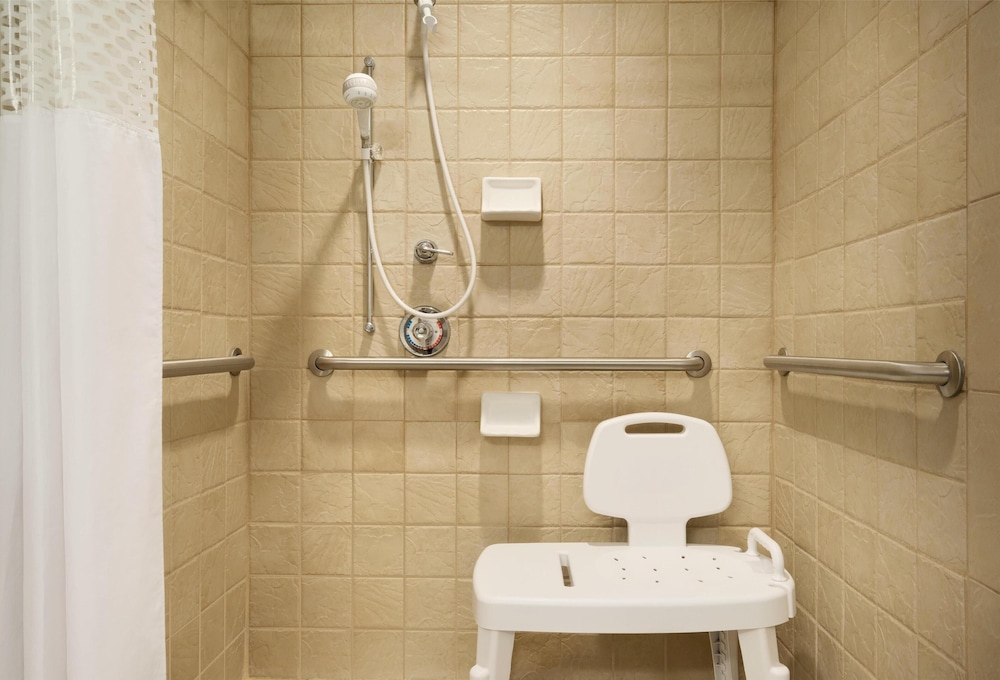 Hampton Inn & Suites Newport Middletown - photo 46