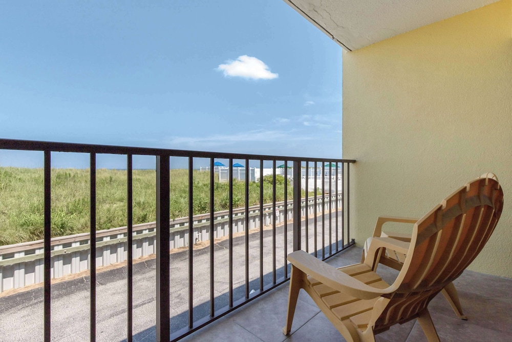 Quality Inn Carolina Oceanfront - photo 11