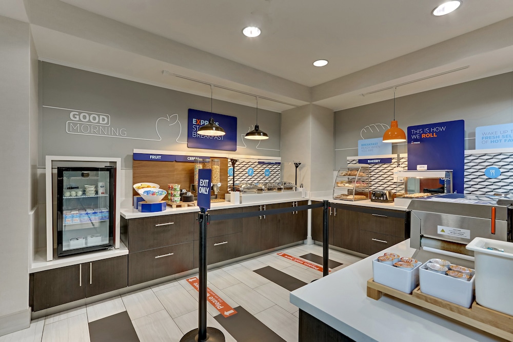 Holiday Inn Express Hotel & Suites Weatherford by IHG - photo 65