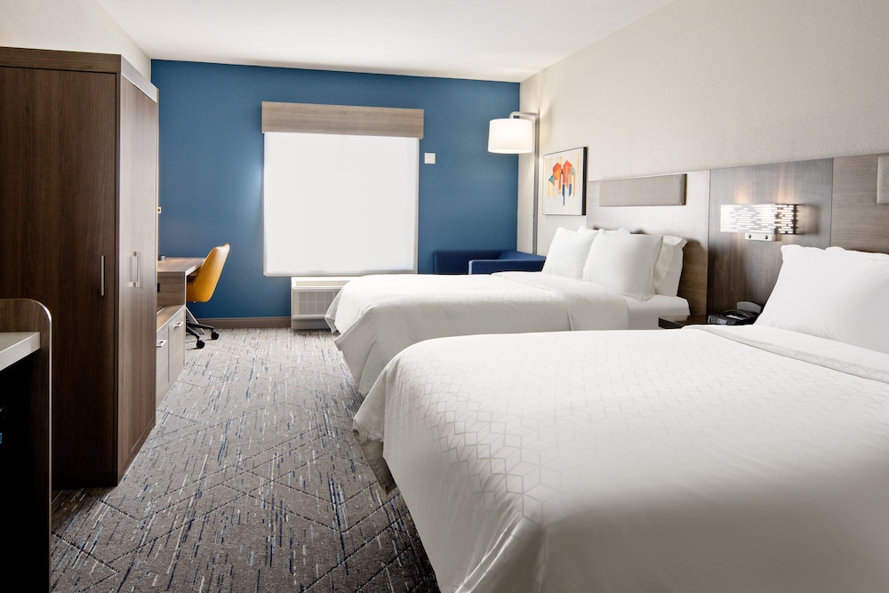 Holiday Inn Express & Suites Palm Desert Millennium by IHG - photo 6