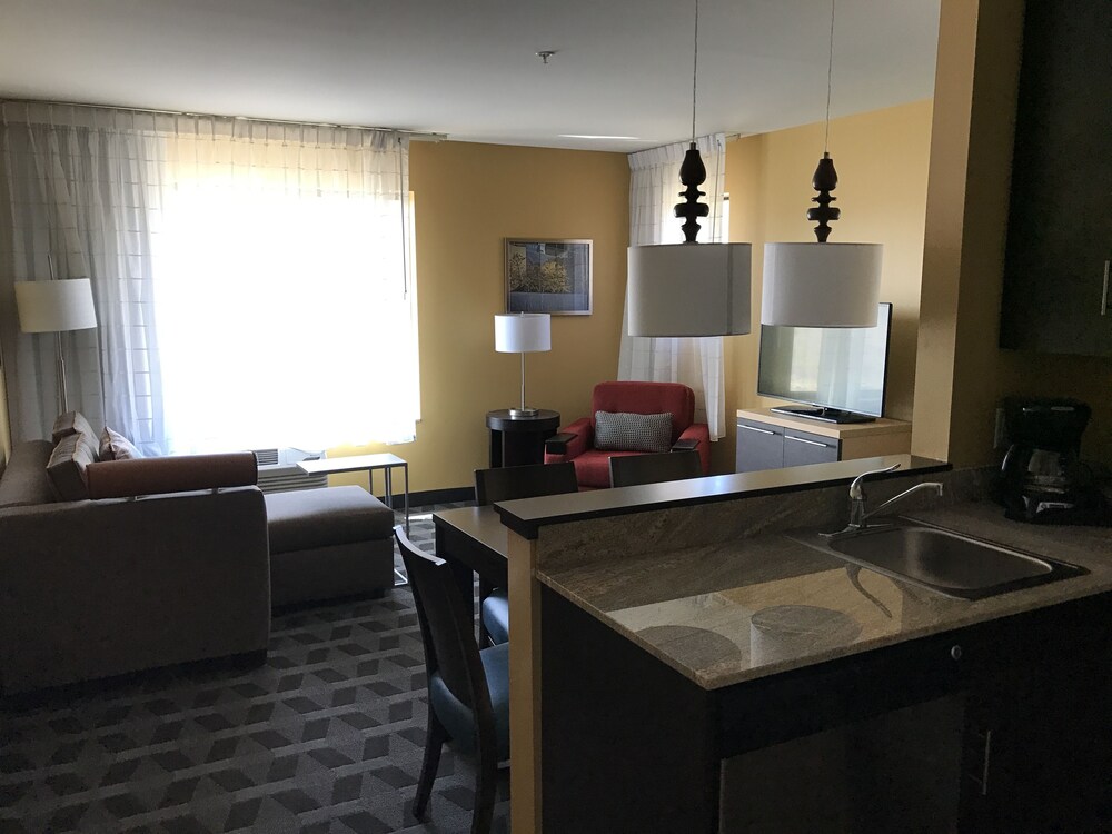 TownePlace Suites by Marriott New Hartford - photo 37
