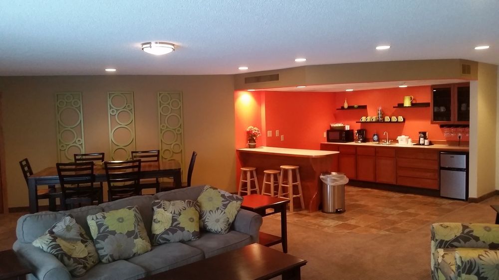 Grand Forks Inn & Suites - photo 6