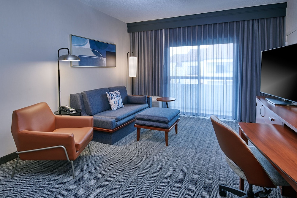 Courtyard by Marriott Detroit Livonia - photo 25