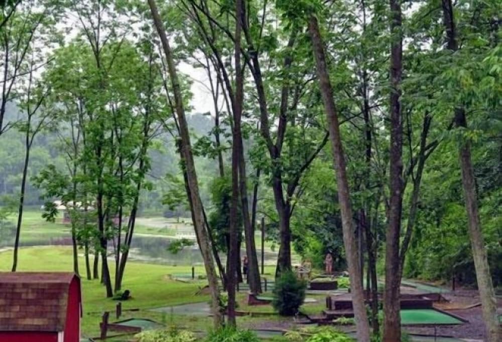 Hershey Camping Resort Park Model 6 - photo 17