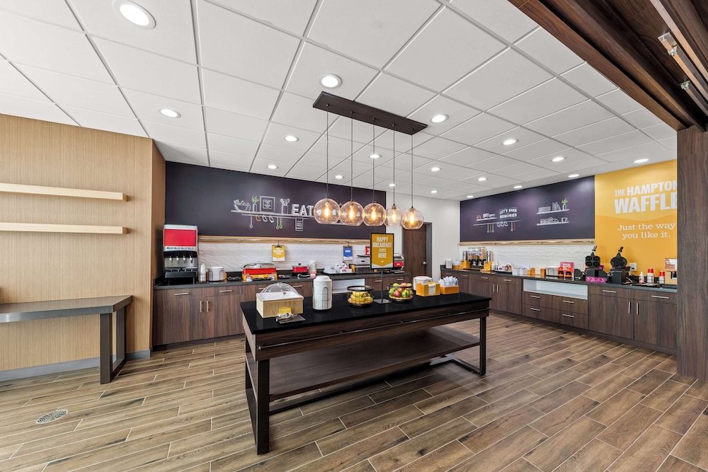 Hampton Inn & Suites by Hilton Sherman - photo 18