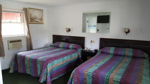 Newport Motel - photo 4