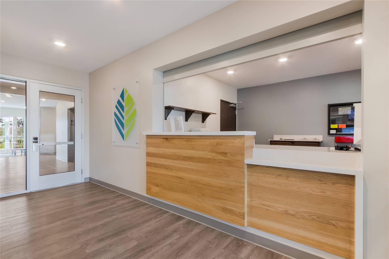 WoodSpring Suites Tamarac - photo 8