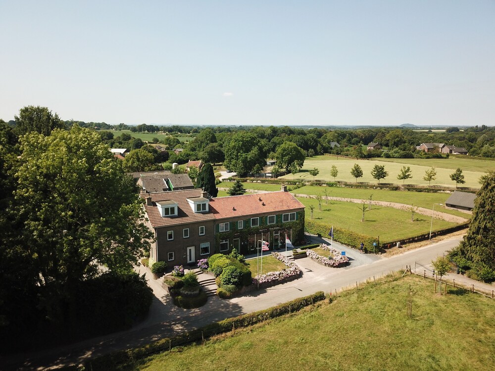 Groot Welsden - carbon neutral hotel in Margraten
