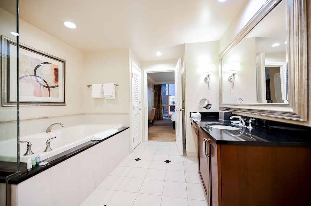 StripViewSuites at Signature - photo 192