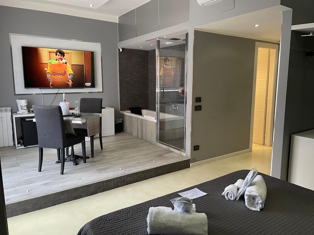 Luxury Room — hotel in Pescara