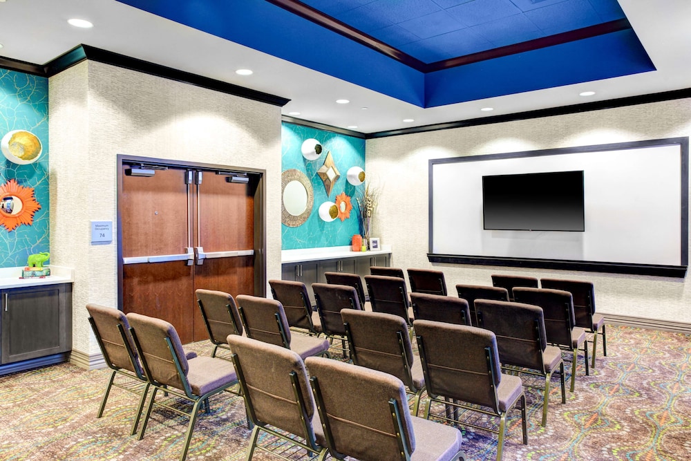 Hampton Inn & Suites by Hilton Atlanta Perimeter Dunwoody - photo 36
