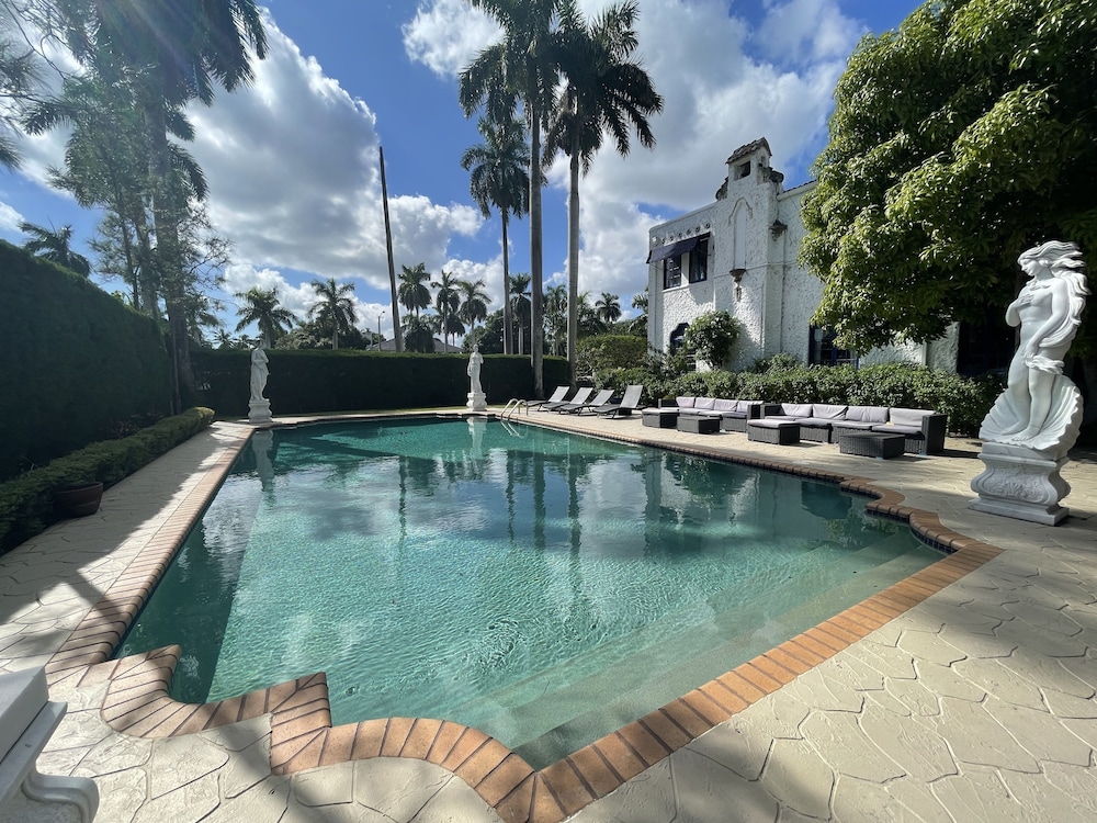 Young Mansion - photo 52