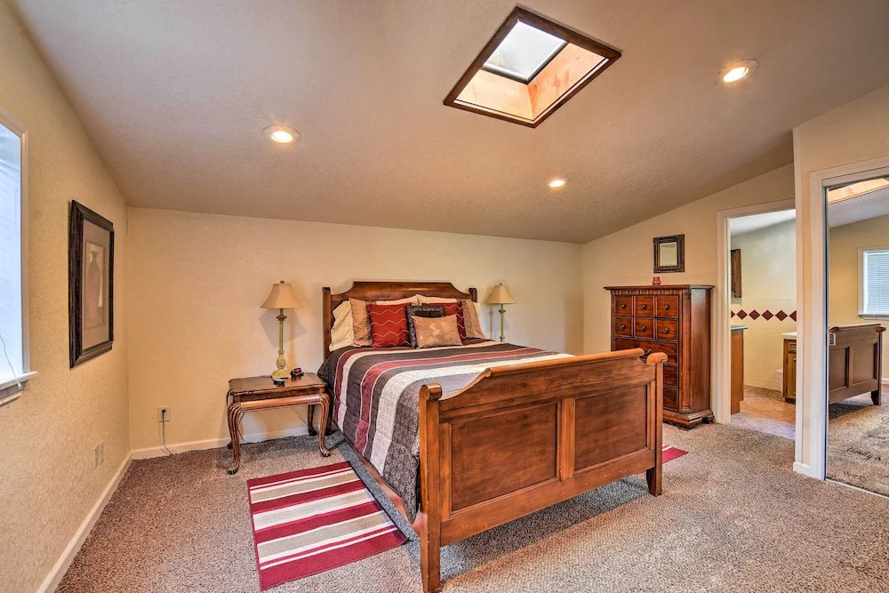 Hot Springs Vacation Rental Home on Lake Hamilton - photo 2